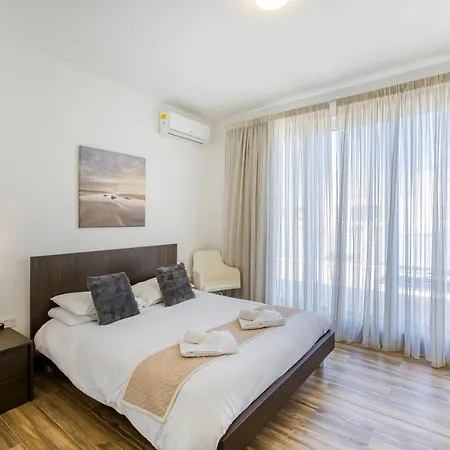 Lux Sea Front Penthouse With Breathtaking Views In St Pauls By 360 Estates شقة