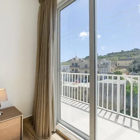 Lux Sea Front Penthouse With Breathtaking Views In St Pauls By 360 Estates Apartament