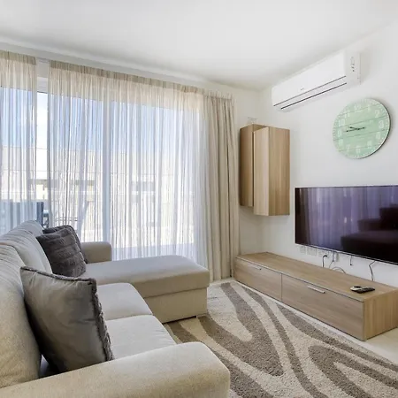 Lux Sea Front Penthouse With Breathtaking Views In St Pauls By 360 Estates *