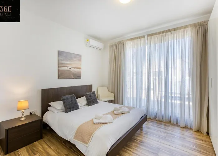 Lux Sea Front Penthouse With Breathtaking Views In St Pauls By 360 Estates Appartamento