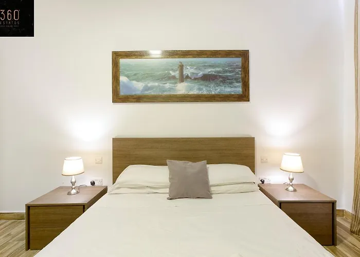 Appartamento Lux Sea Front Penthouse With Breathtaking Views In St Pauls By 360 Estates