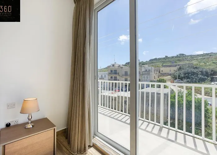 Lux Sea Front Penthouse With Breathtaking Views In St Pauls By 360 Estates Appartamento